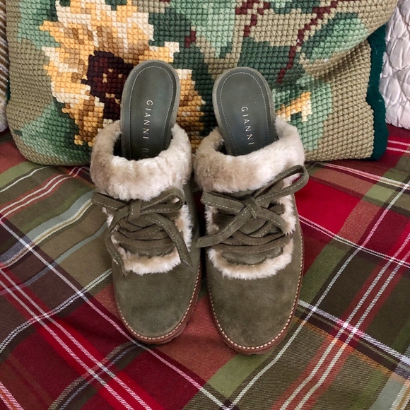 Gianni Bini Suede and Faux Fur Mules ~ Like New! - Picture 1 of 7